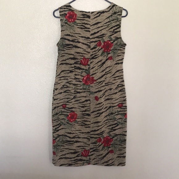 Dress - Picture 4 of 6